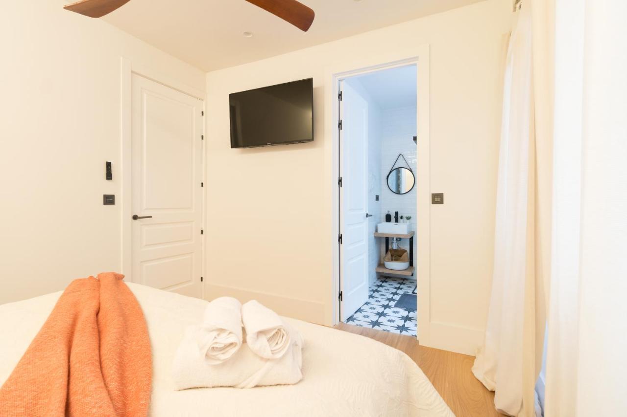 Apartamento Amplio Y Moderno Con Tarima Refrescante By Staynnapartments *