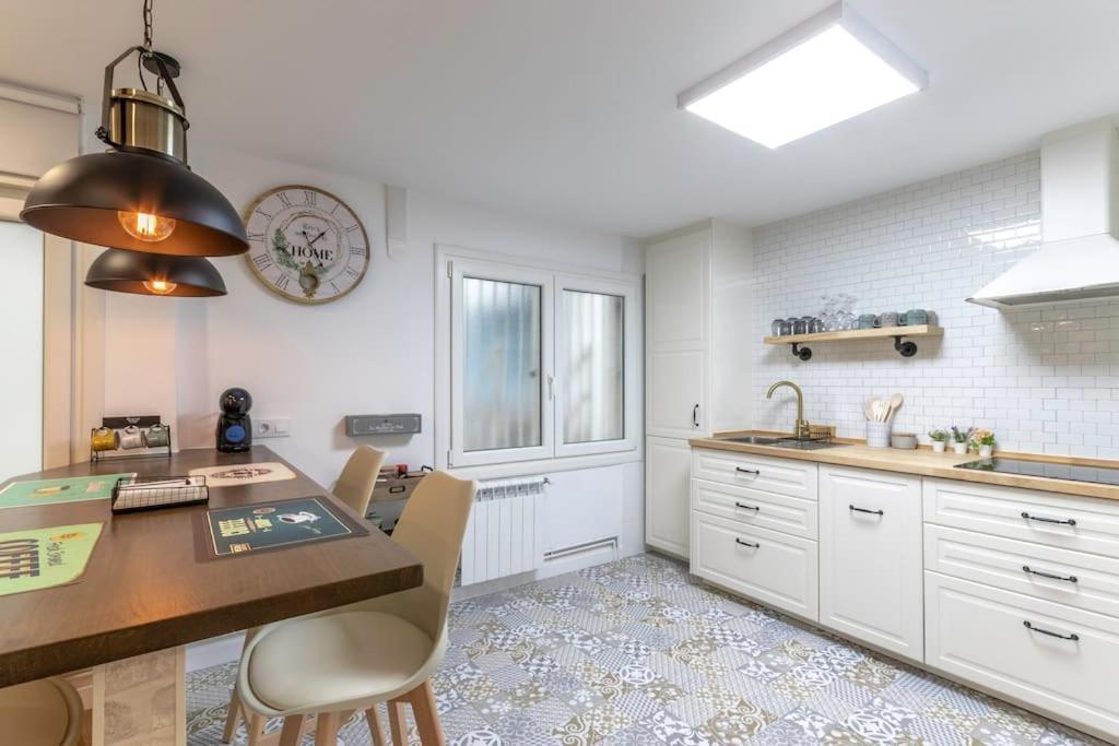 Apartamento In The Old Town With Cool Terrace!! Private Parking Bilbao