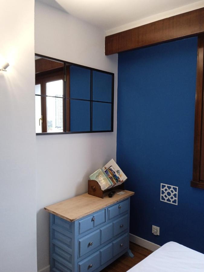 Habitación en casa particular Superviews, Parking 24h Vigilado Incluido Y Netflix En Habitación Independiente Con Baño Privado En Particular, Français&english Bilbao