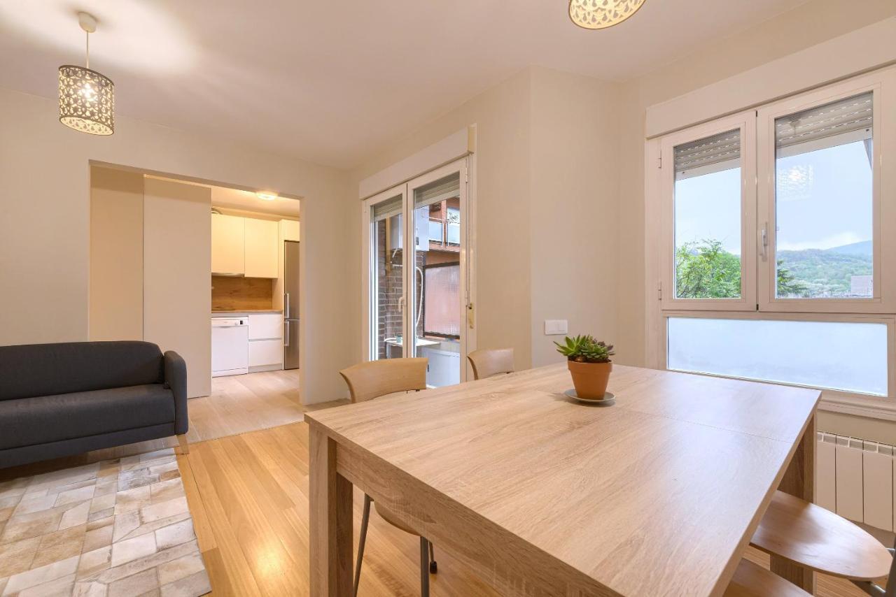 Apartment Vivienda Turistica Reformada En Zona Residencial Con Garaje Y Wifi