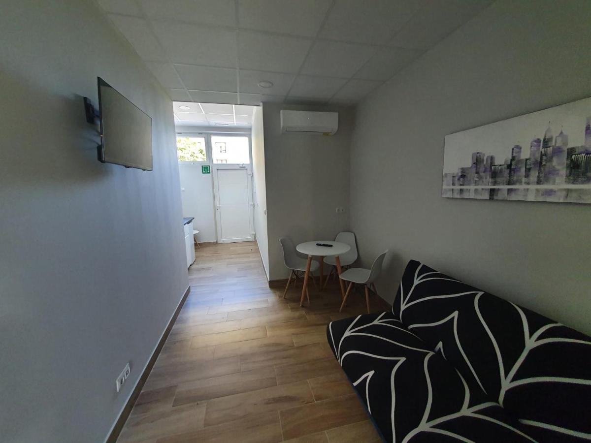 B75 Apartment