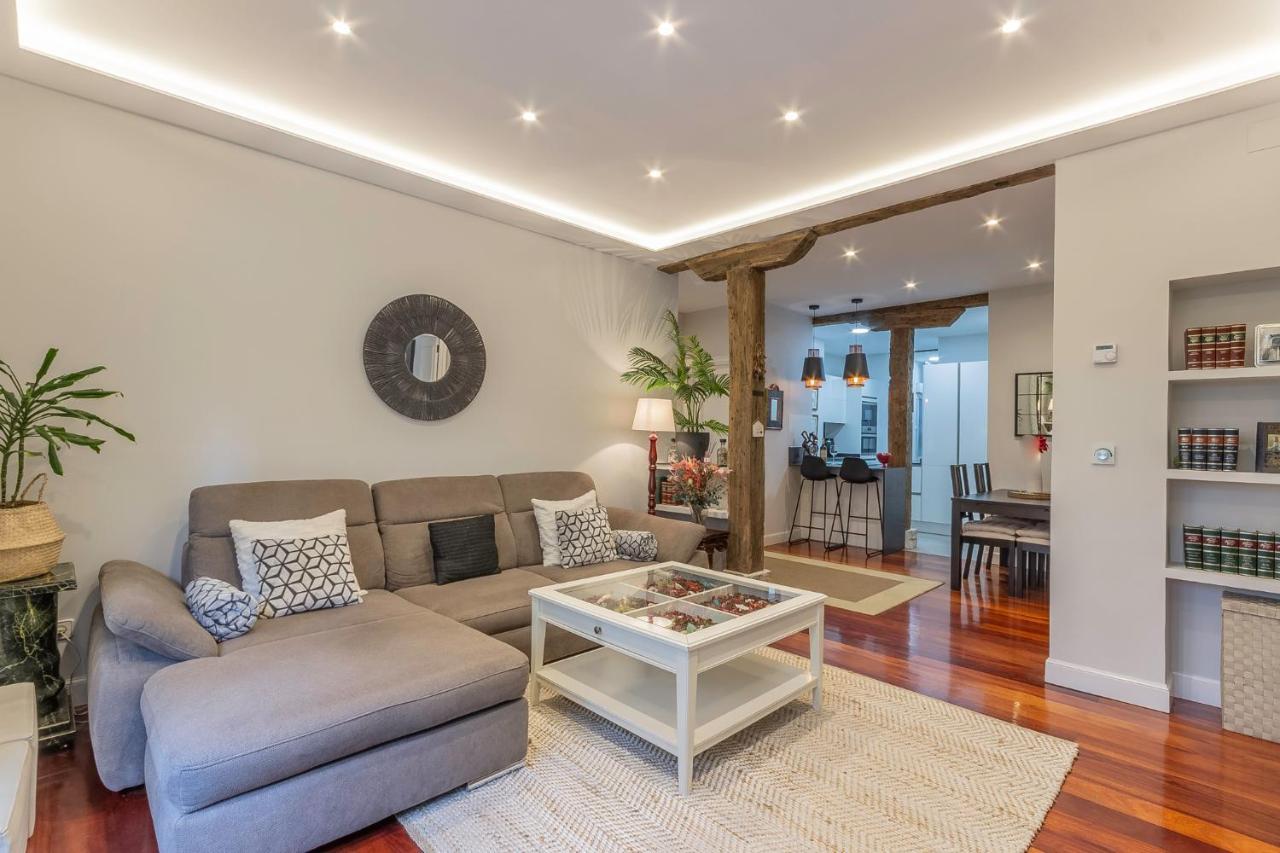 Apartment Arte V With Parking By Aston