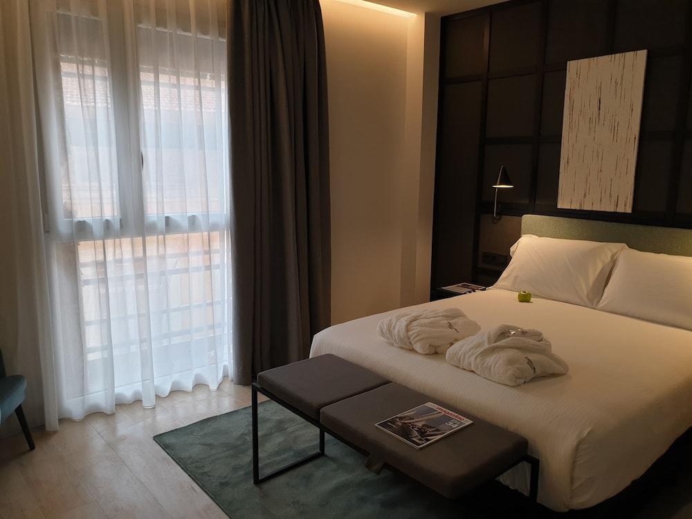 Sercotel Ayala Hotel