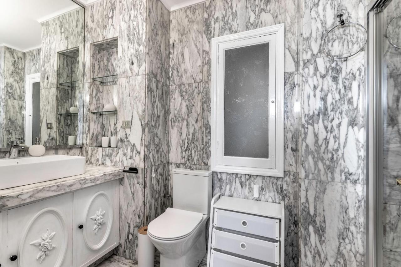 Elegancia Con Diseno Clasico