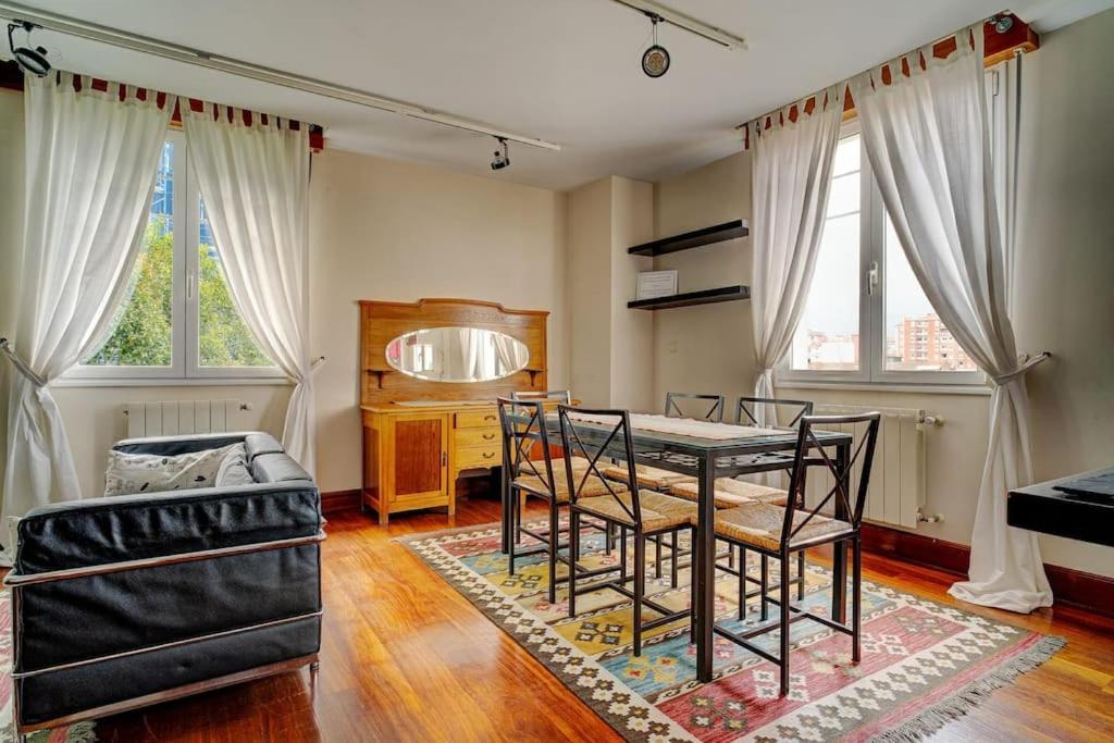 Apartamento Duplex En Chalet Climatizado Y Garaje E-bi-200 Bilbao