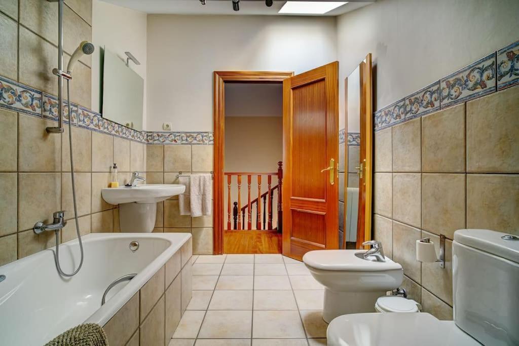 Duplex En Chalet Climatizado Y Garaje E-bi-200