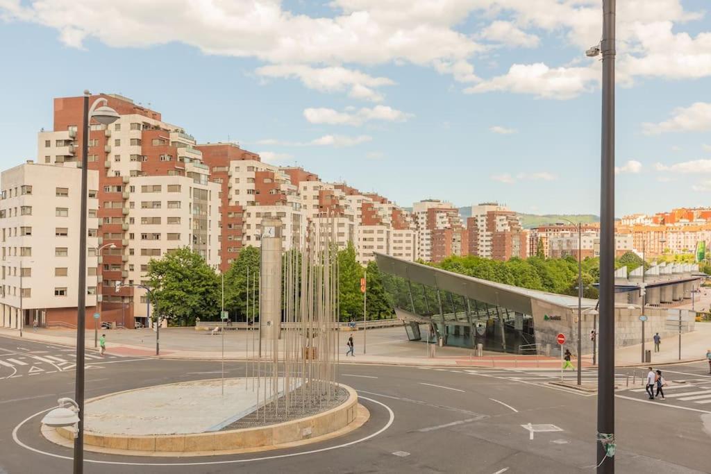 Frente Al Parque, En El Centro * Bilbao