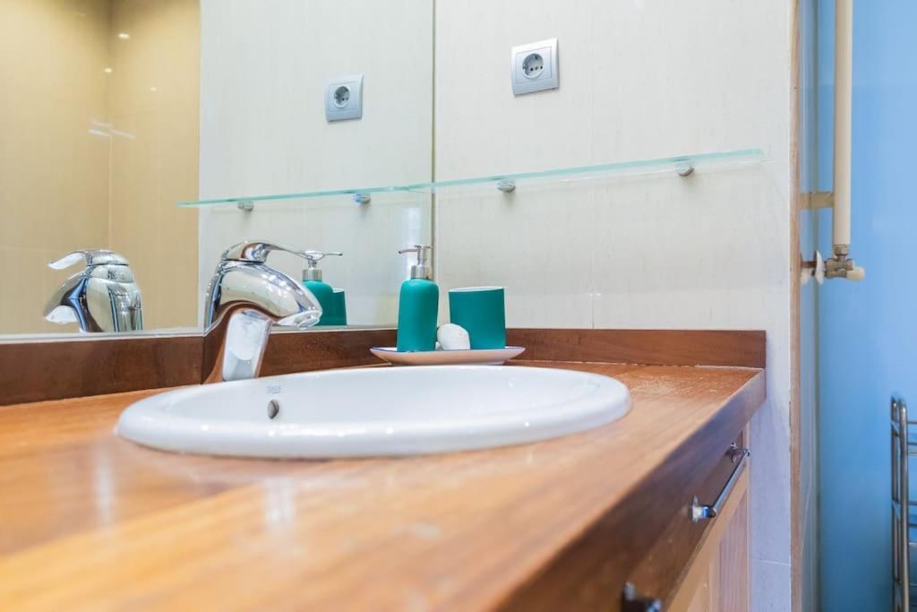 Apartamento Frente Al Parque, En El Centro