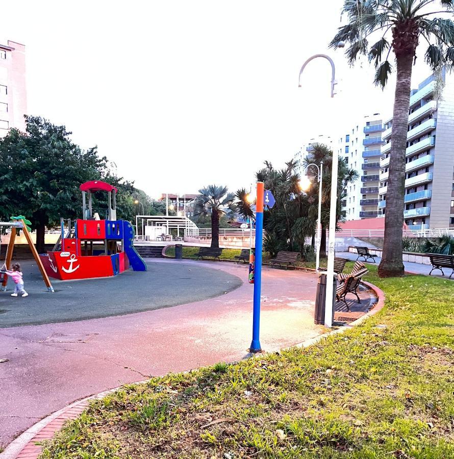 Small Lux Beachcity Close To The River,metro And Parking Apartment