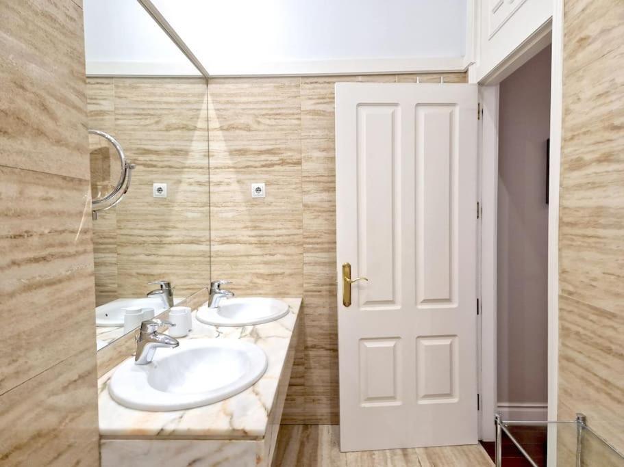 Apartamento Gran Via & Parking Gratis By Aloha Bilbao