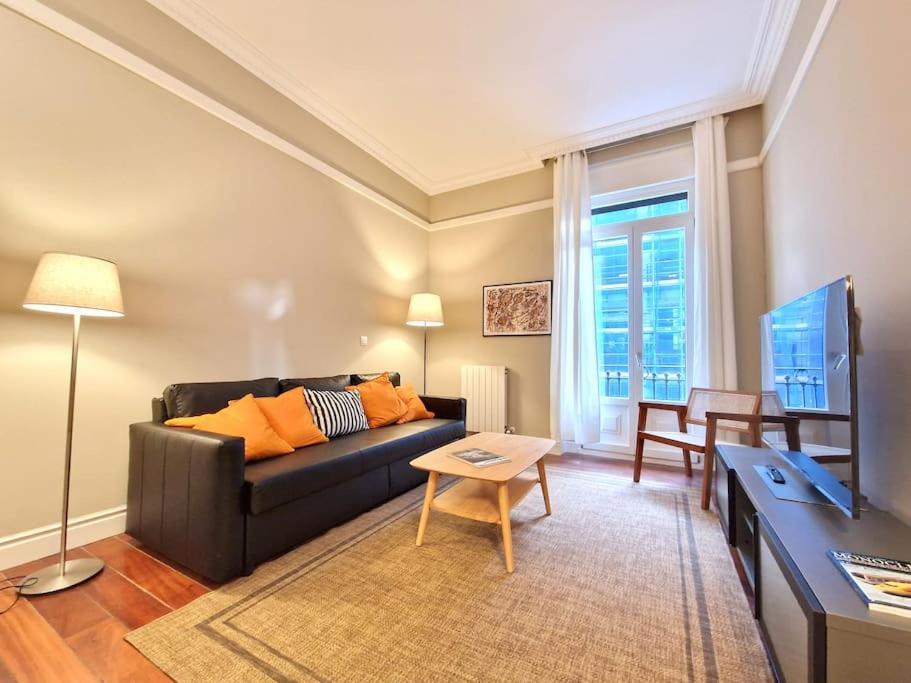 Apartamento Gran Via & Parking Gratis By Aloha