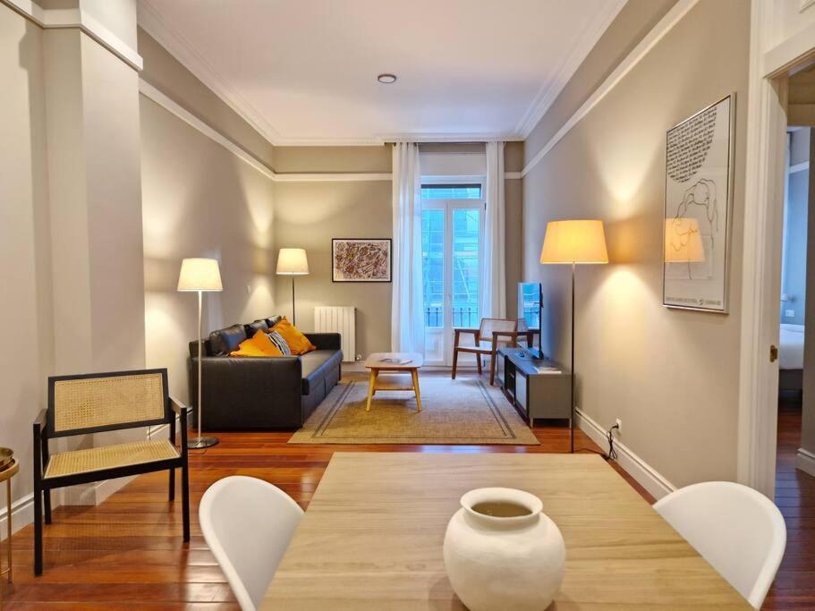 Apartamento Gran Via & Parking Gratis By Aloha