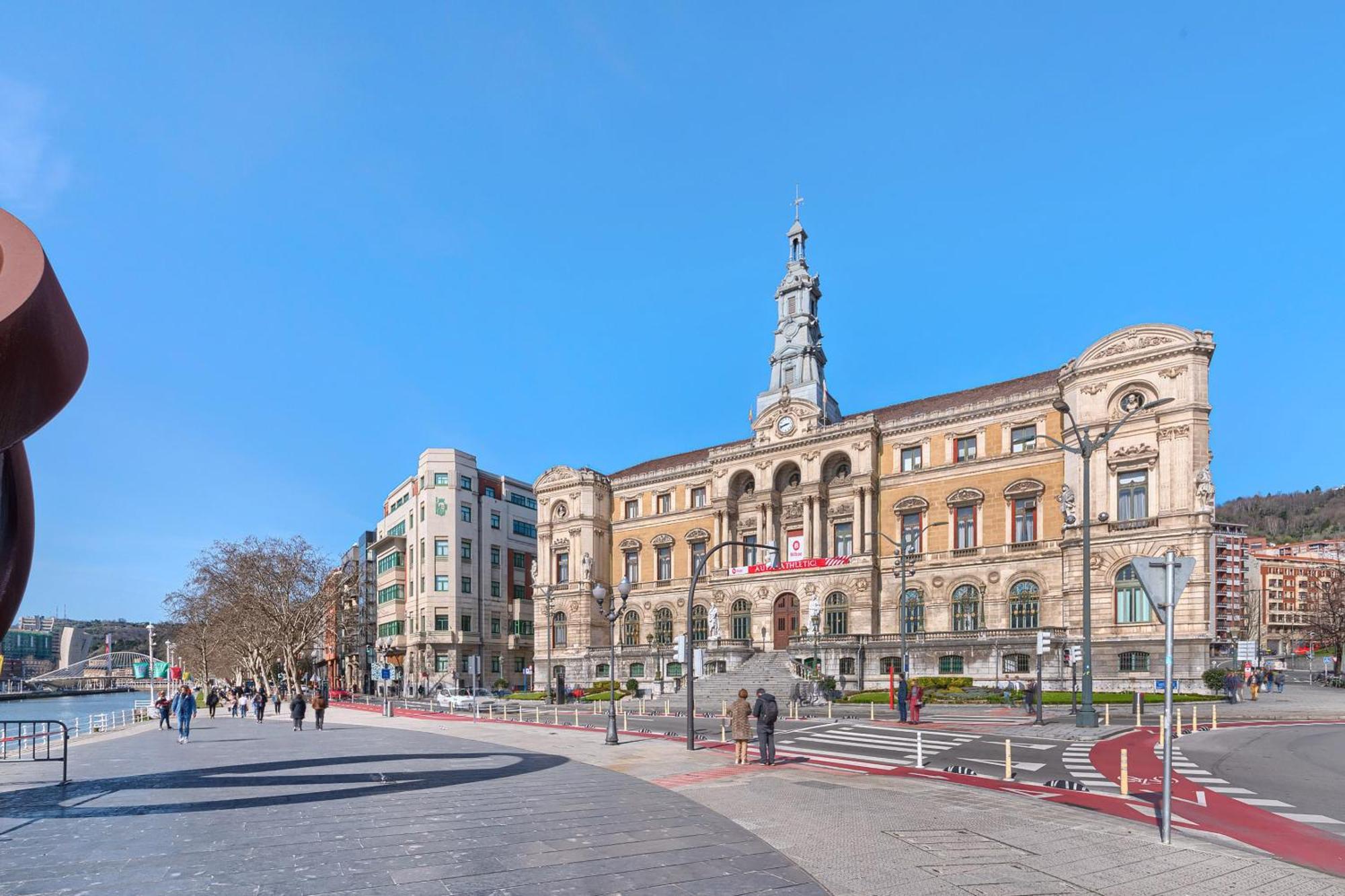 Ayuntamiento Cerca Del Casco Viejo & Parking * Bilbao