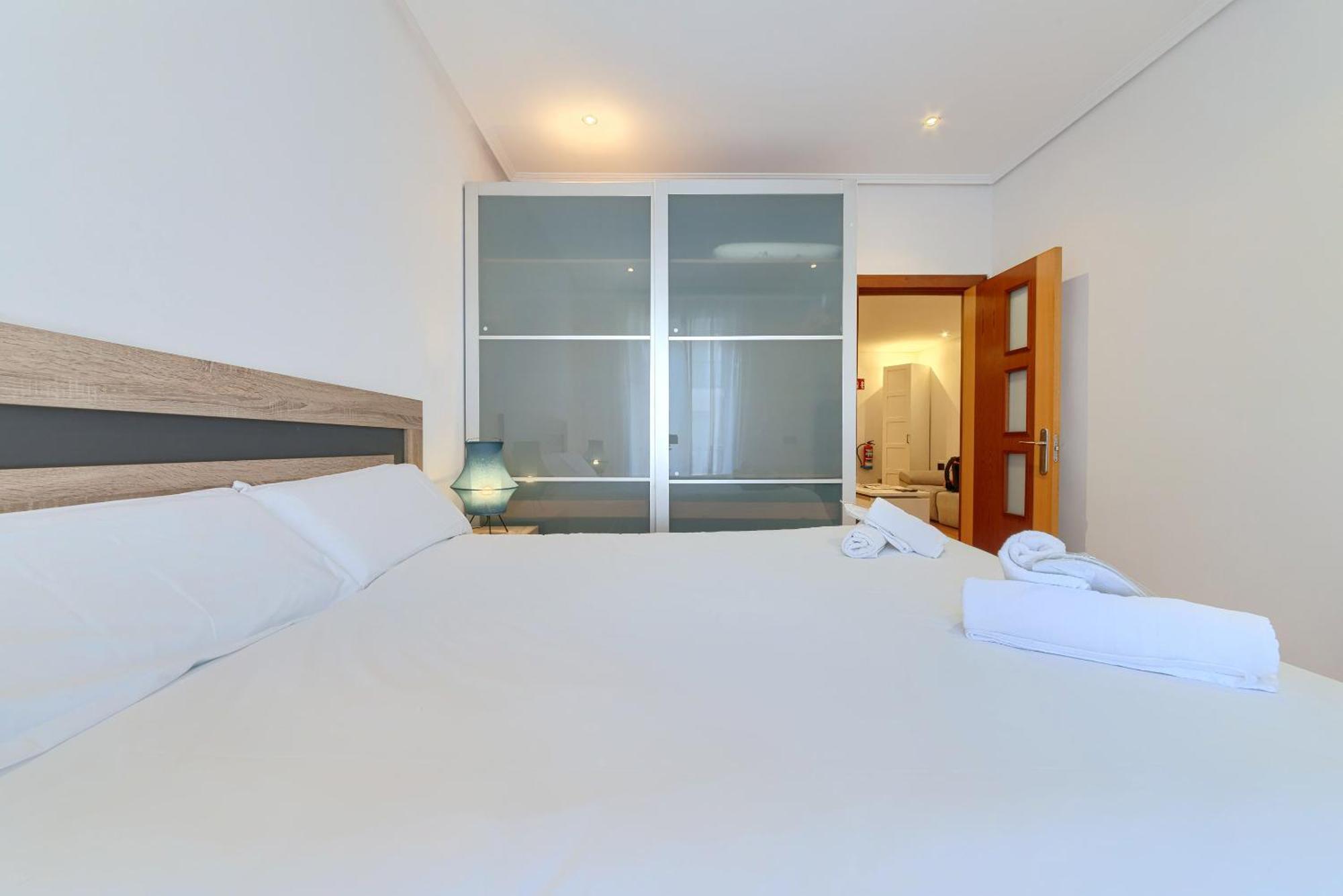 Ayuntamiento Cerca Del Casco Viejo & Parking Apartamento *