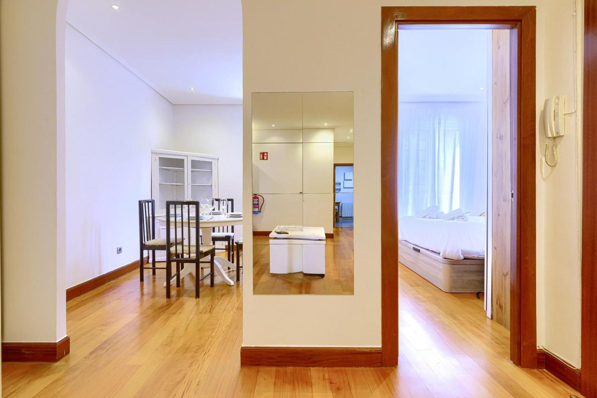 Ayuntamiento Cerca Del Casco Viejo & Parking Apartamento
