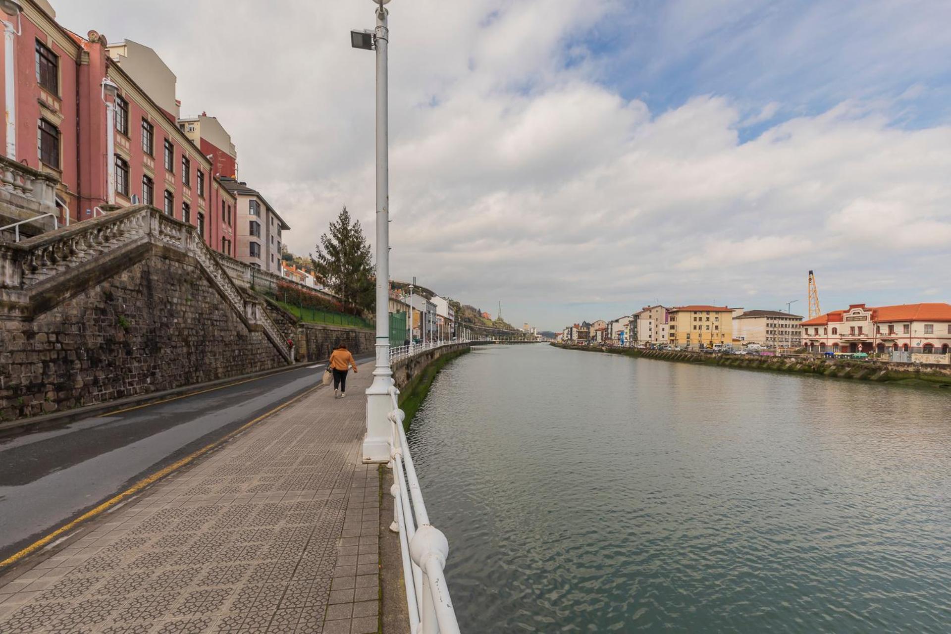Apartment Akomodat En Luminoso Junto Al Paseo De La Ria Bilbao