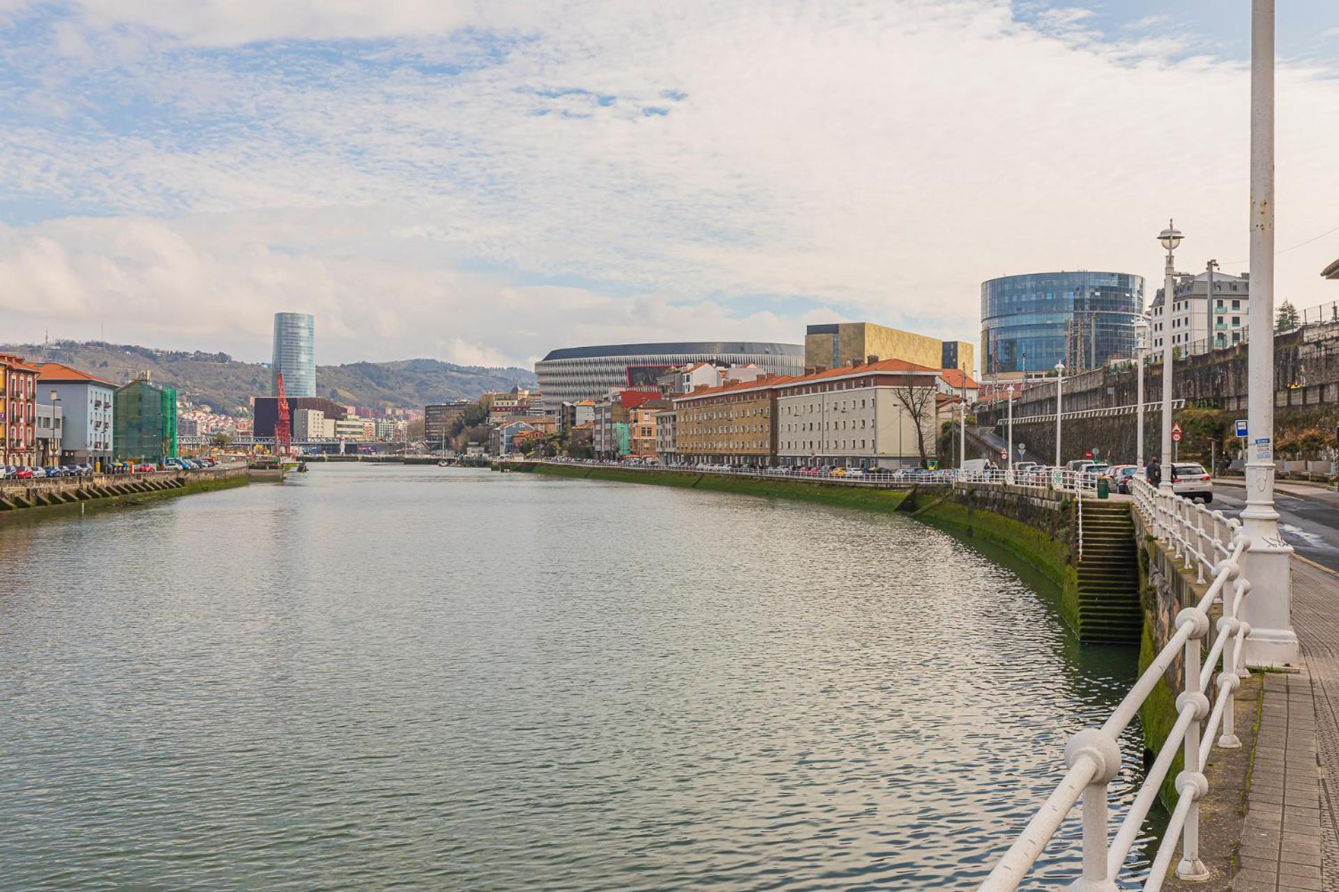 Akomodat En Luminoso Junto Al Paseo De La Ria * Bilbao