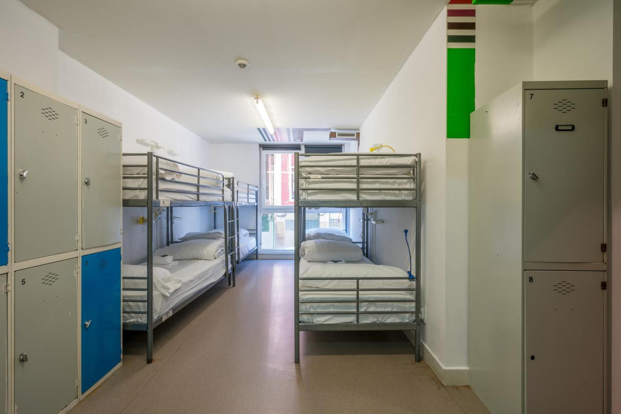Hostal Ganbara - Self Check In *