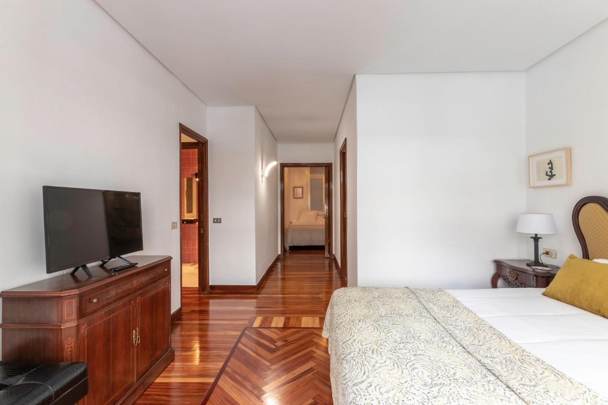 Elegancia Con Diseno Clasico Apartamento