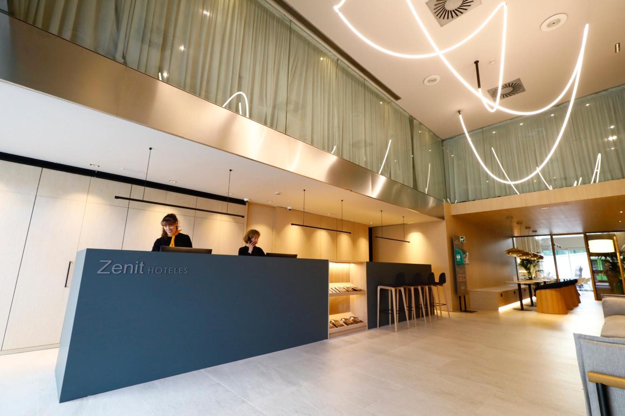 Zenit Hotel 4*