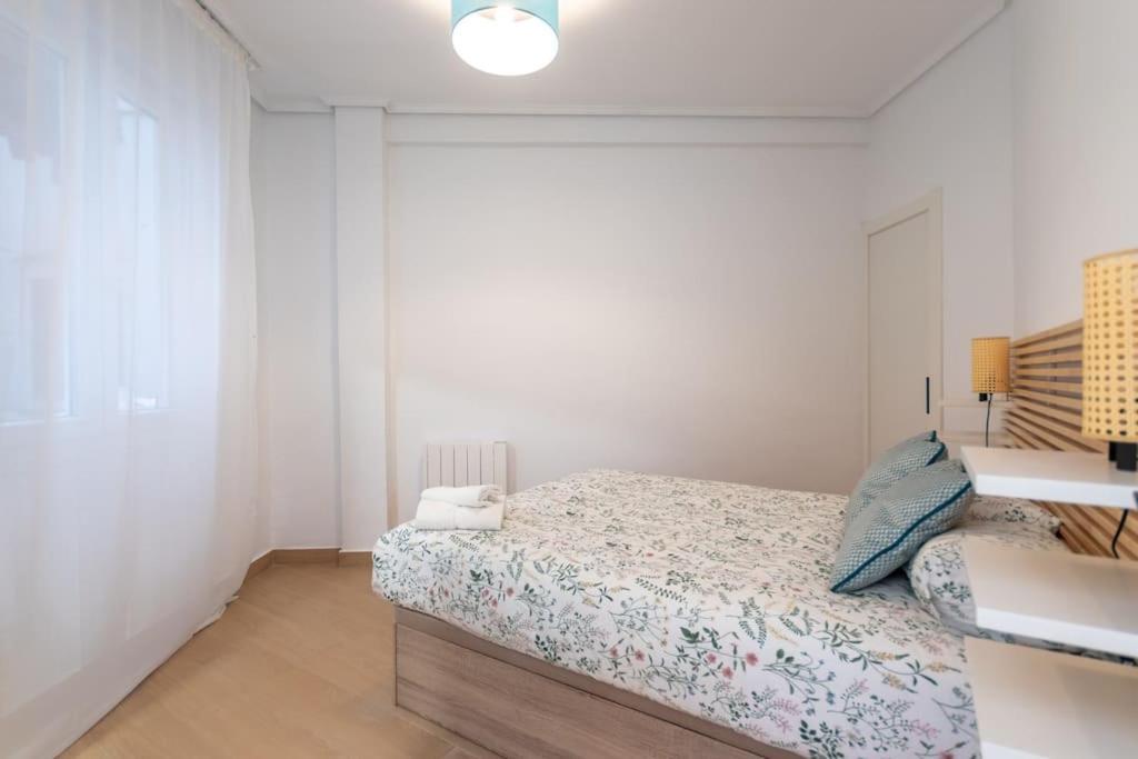 Apartamento Piso Renovado Cerca Del Ayuntamiento Y Del Metro *