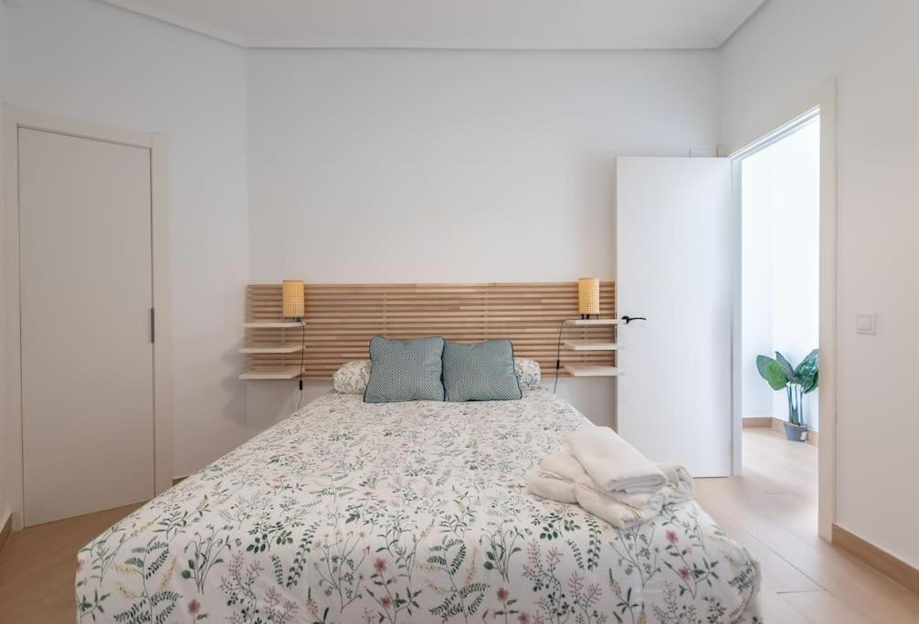 Apartamento Piso Renovado Cerca Del Ayuntamiento Y Del Metro *