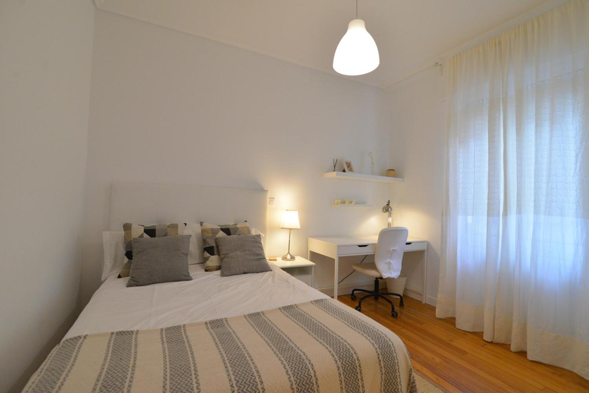En Zona Residencial Cerca Del Guggenheim Apartamento *