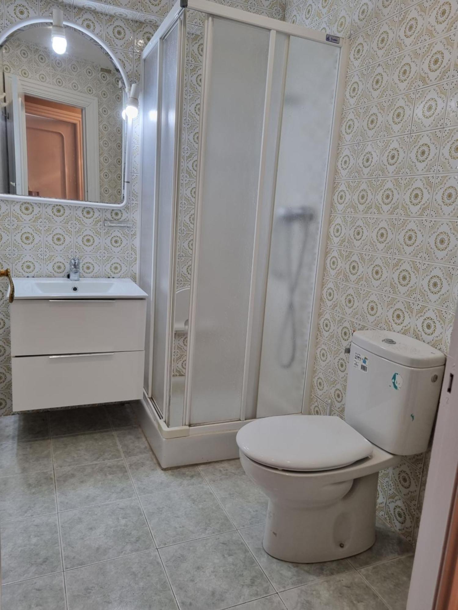Apto Con Garaje Para 5 Personas Cerca Ayuntamiento Apartamento *