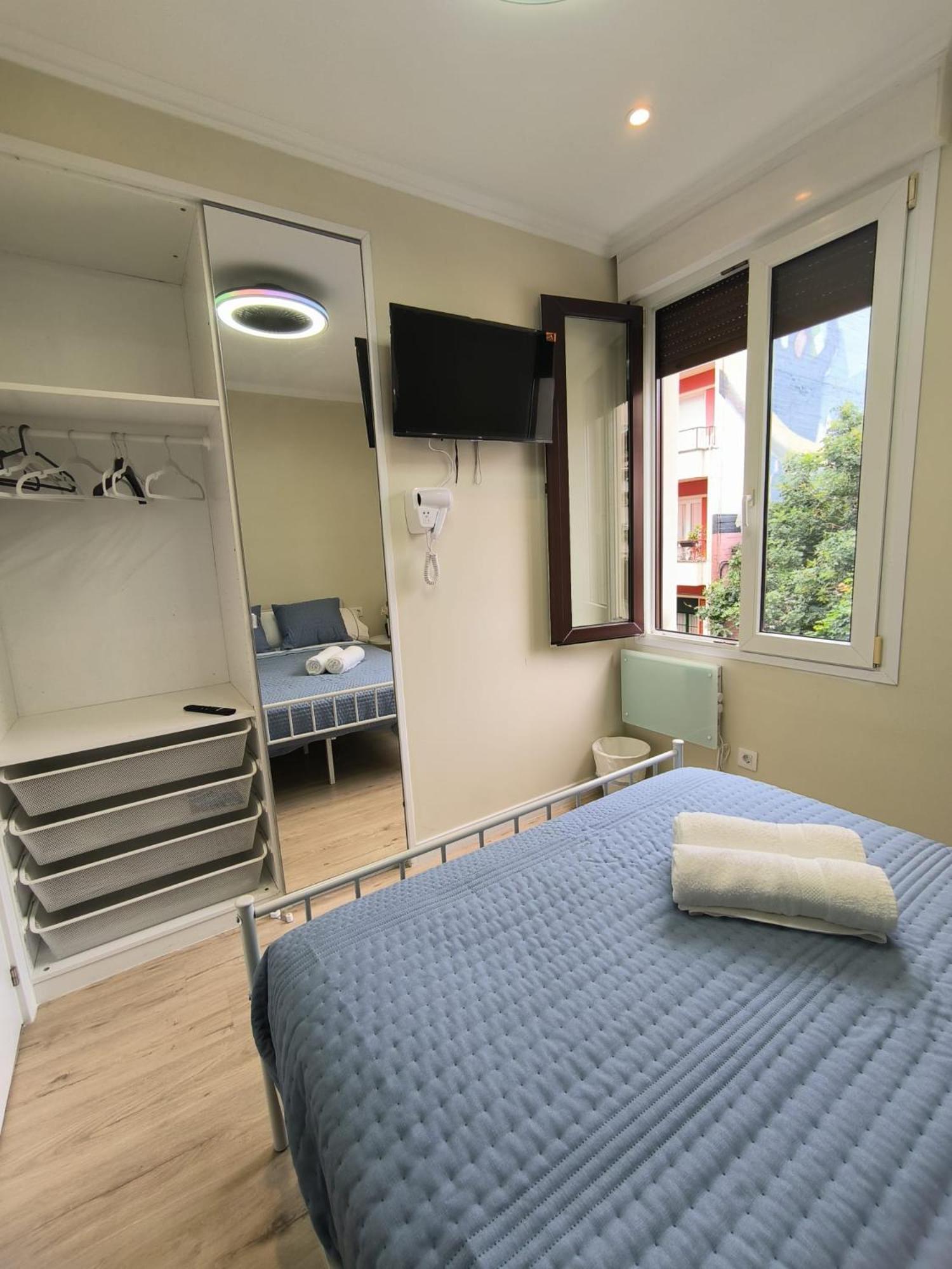 Central Room Homestay *