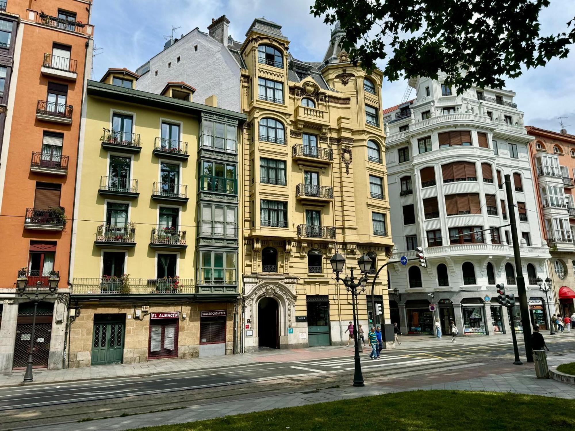 Ribera - - Old Town - A/c - From 1880 Homestay