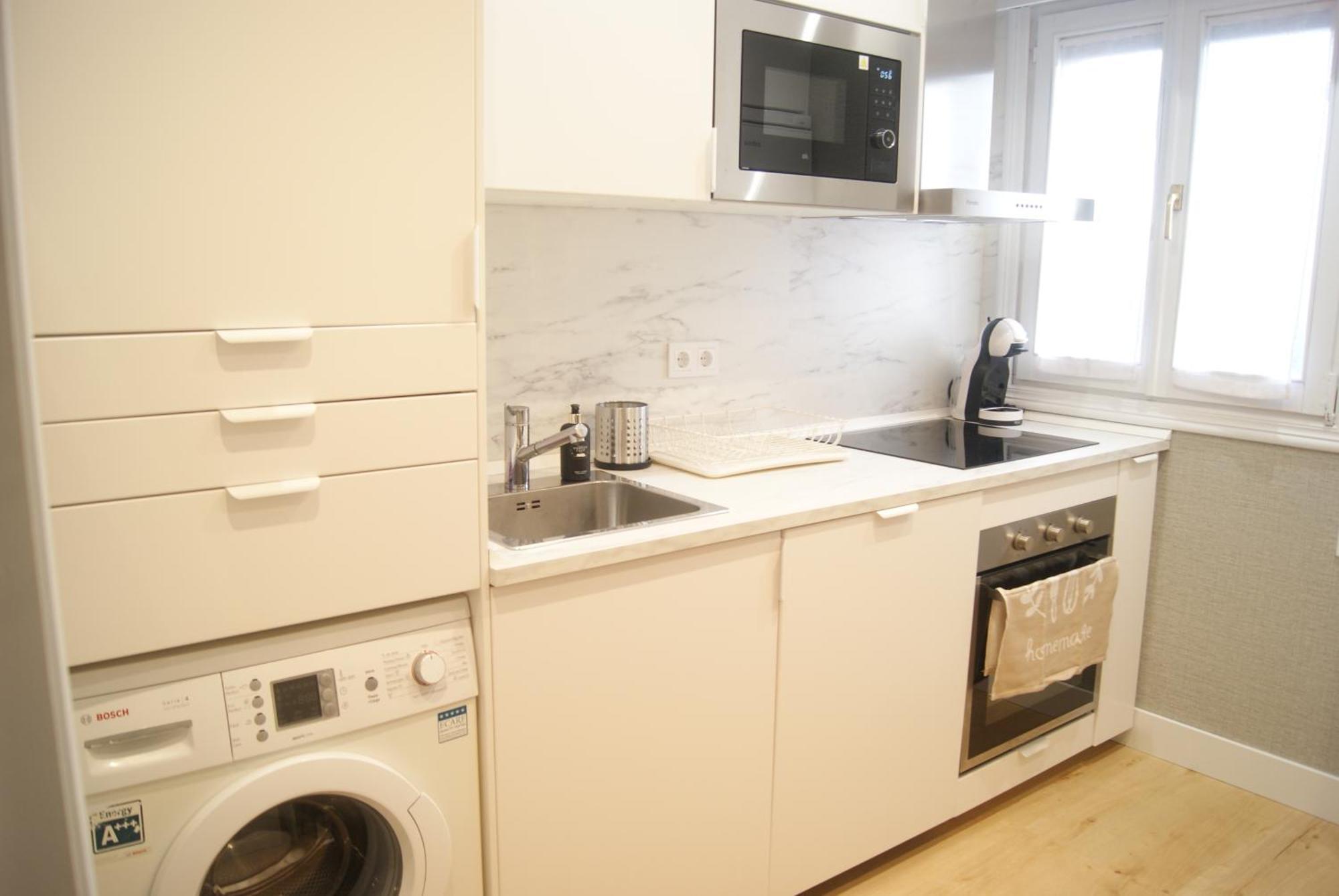 Nuevo, Luminoso, Reformado, Cerca Del Casco Viejo Apartamento *