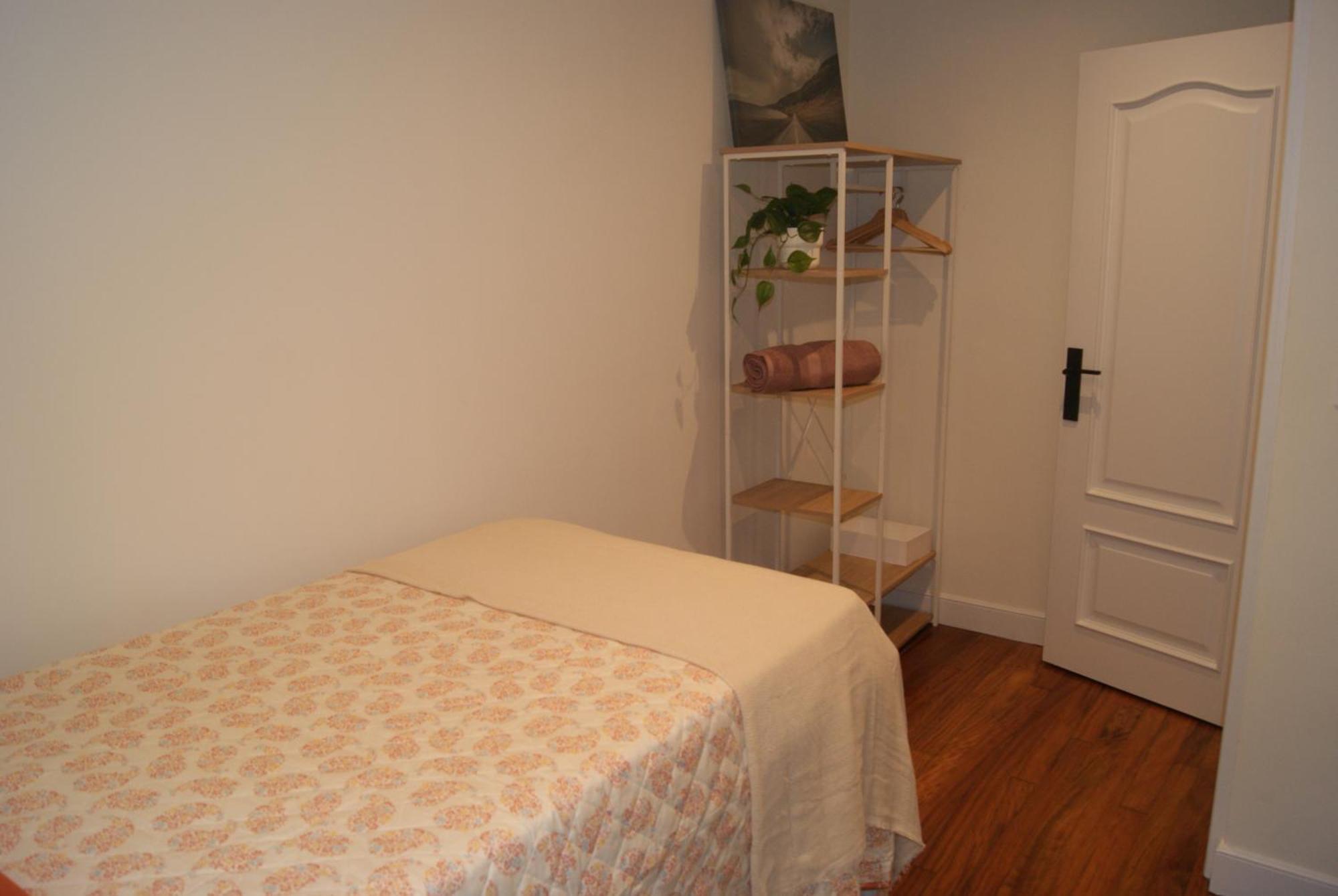 Apartamento Nuevo, Luminoso, Reformado, Cerca Del Casco Viejo *