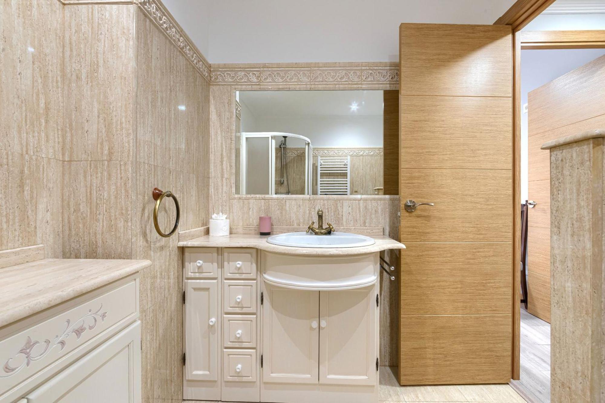 Vivienda Turistica Centrica Y Con Estilo En El Encantador Barrio La Cruz Apartamento Bilbao