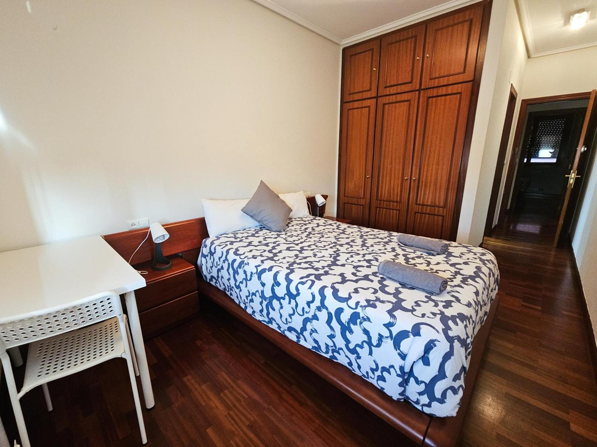 Apartamento Centrico Y Amplio Piso En *