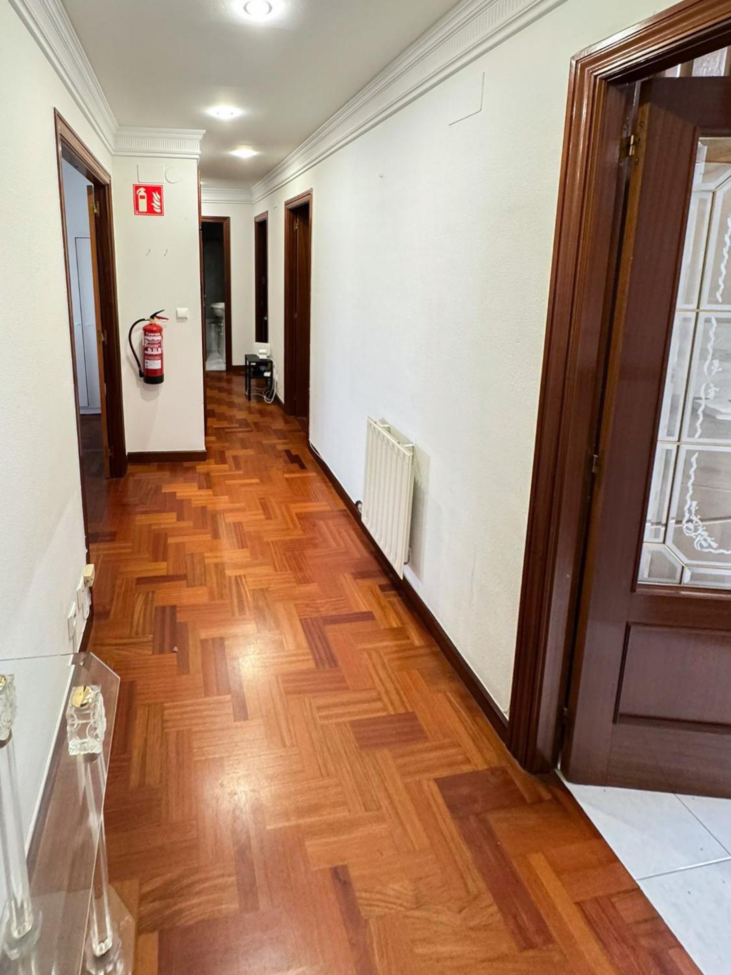 Centrico Y Amplio Piso En * Bilbao