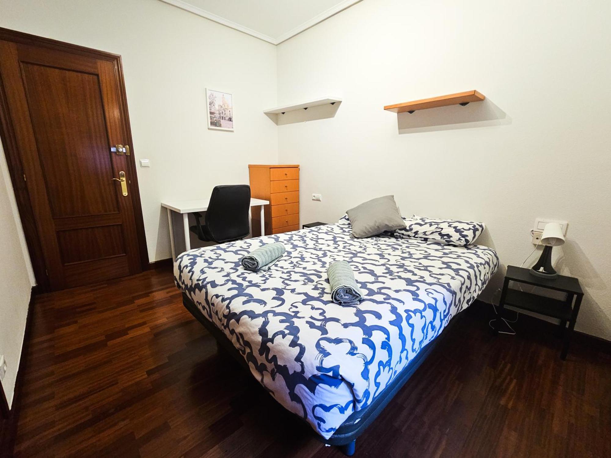 Apartamento Centrico Y Amplio Piso En *