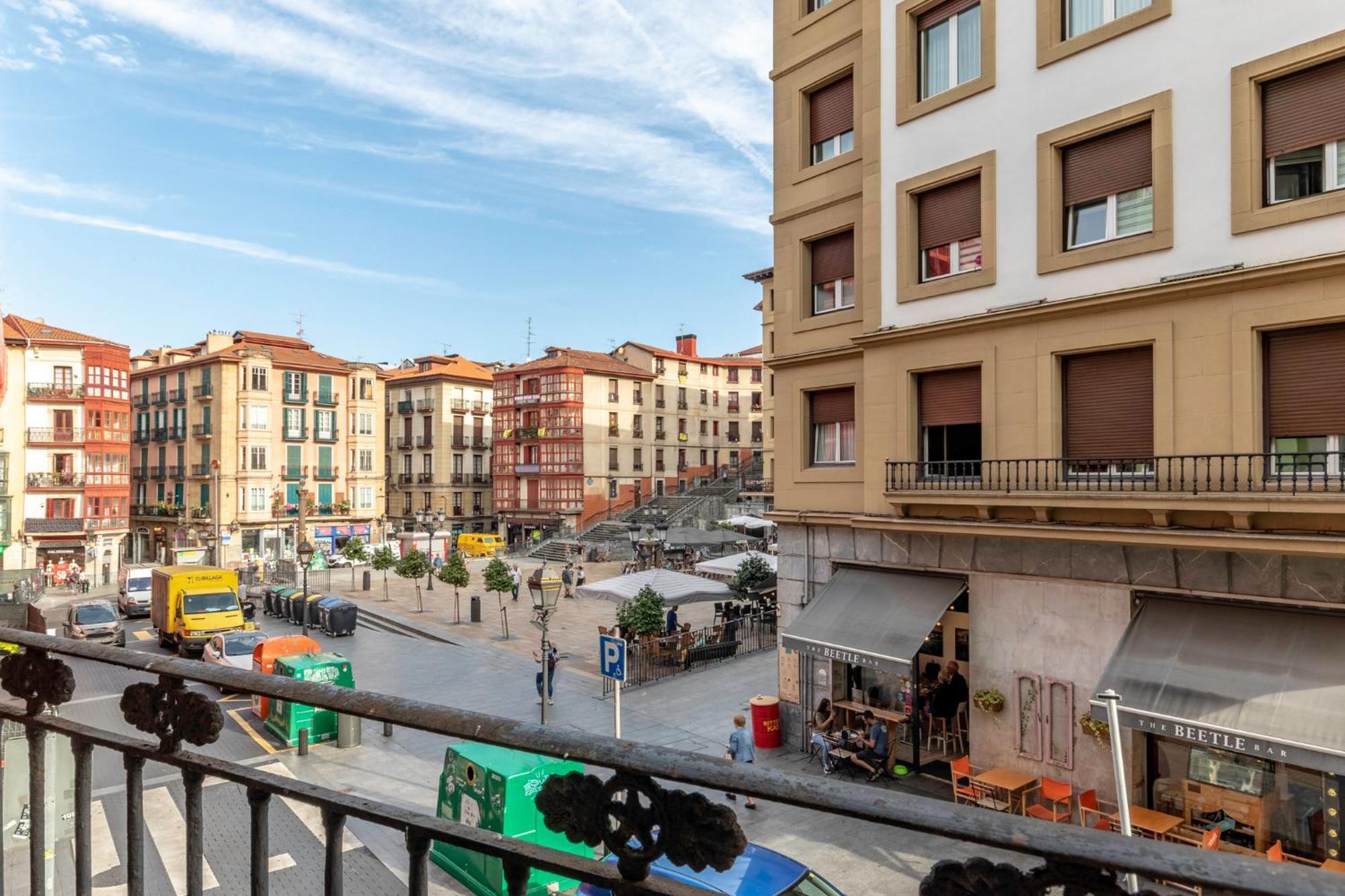 Plaza Unamuno - Casco Viejo - Parking Opcional *