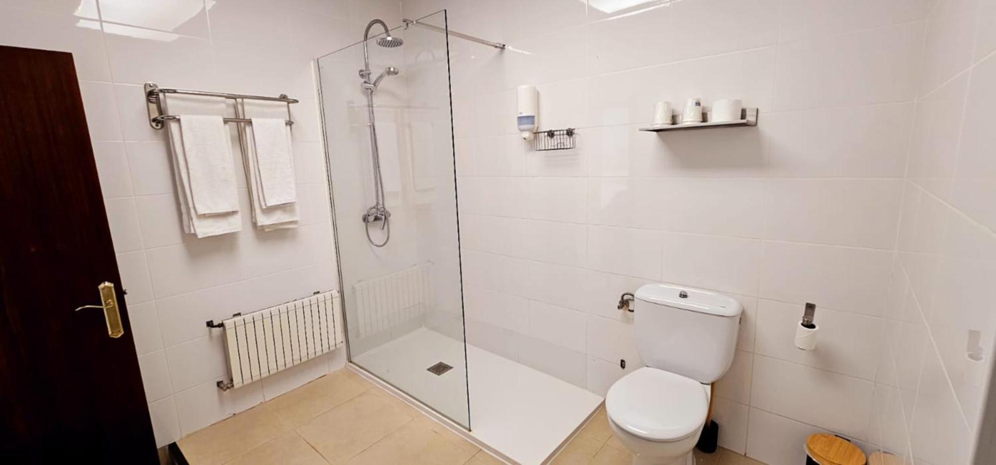 Artxanda Bilbao, Parking Gratuito En El Exterior Junto Al (adults Only) Bilbao