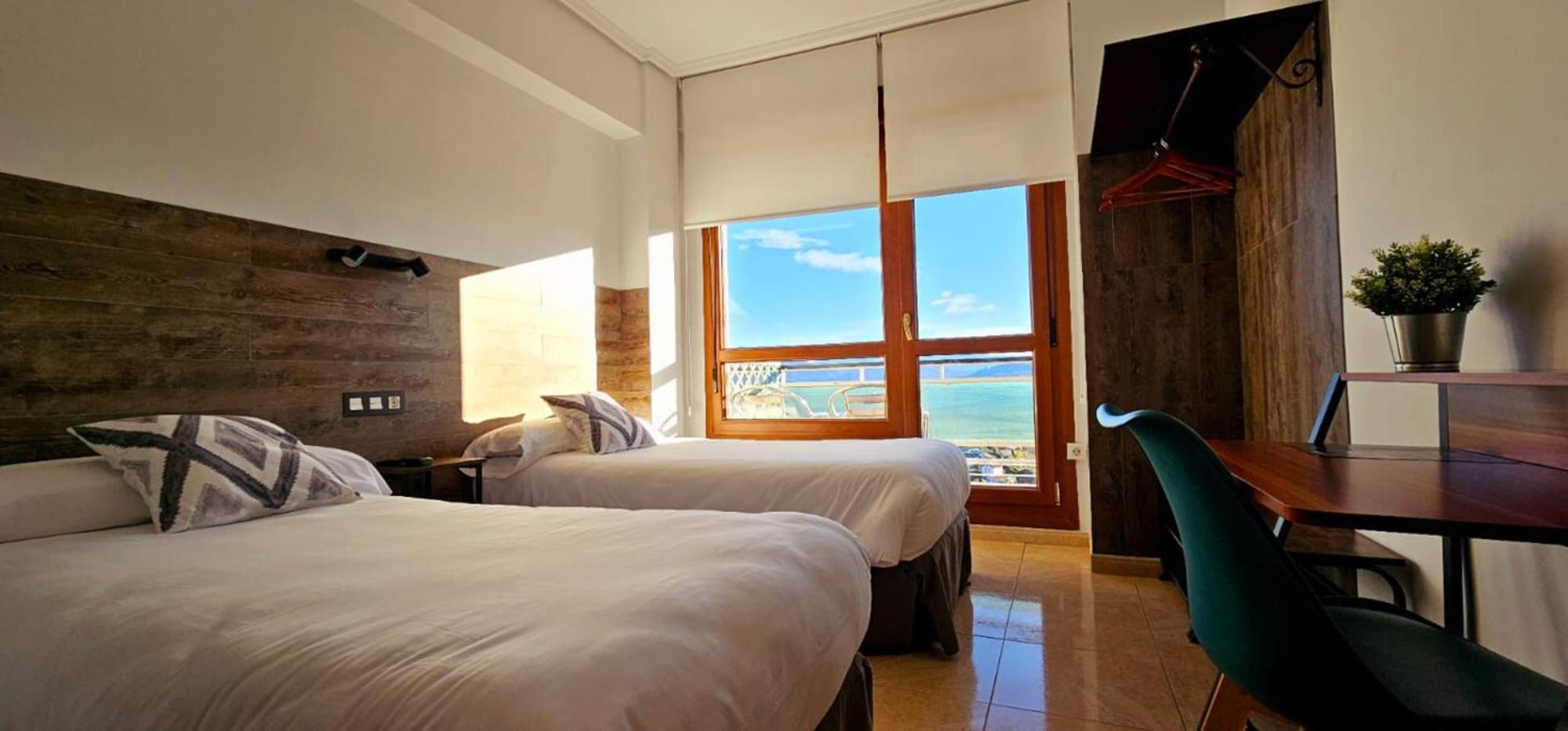Artxanda Bilbao, Parking Gratuito En El Exterior Junto Al (adults Only) Hotel *