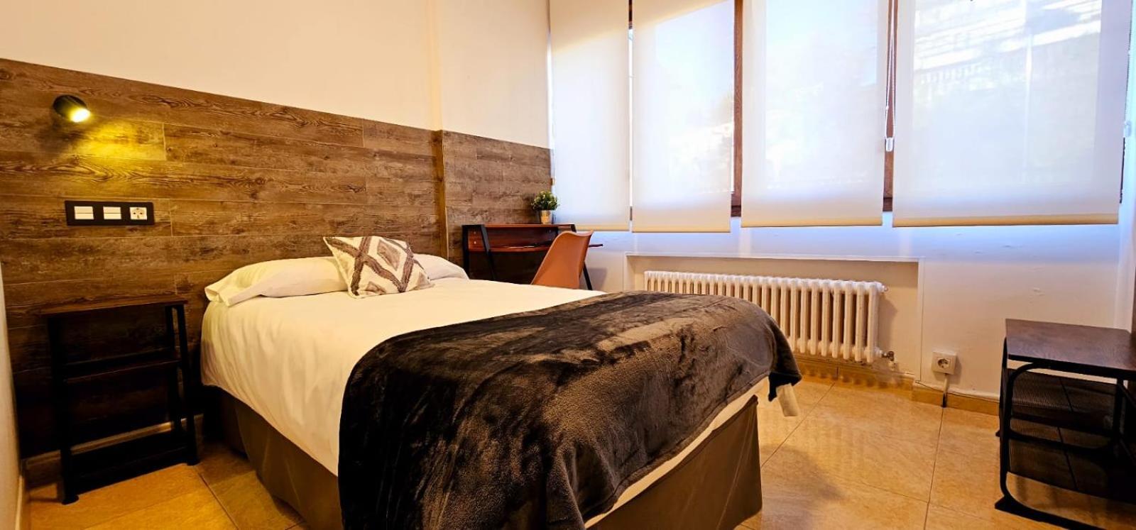 Hotel Artxanda Bilbao, Parking Gratuito En El Exterior Junto Al (adults Only) *