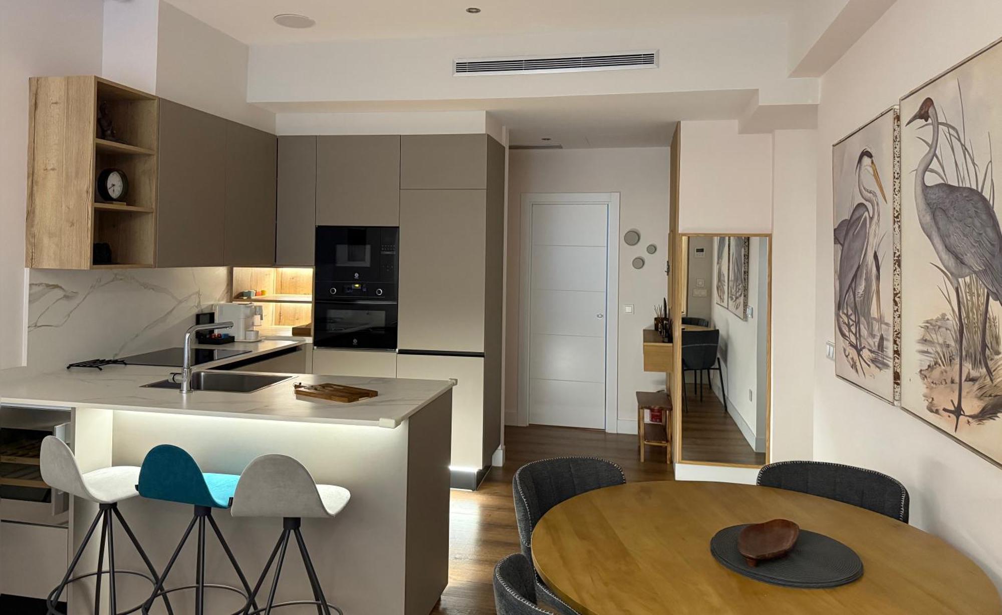 Nuevo Lujoso Centro Wifi ,parking Gratis Apartamento *