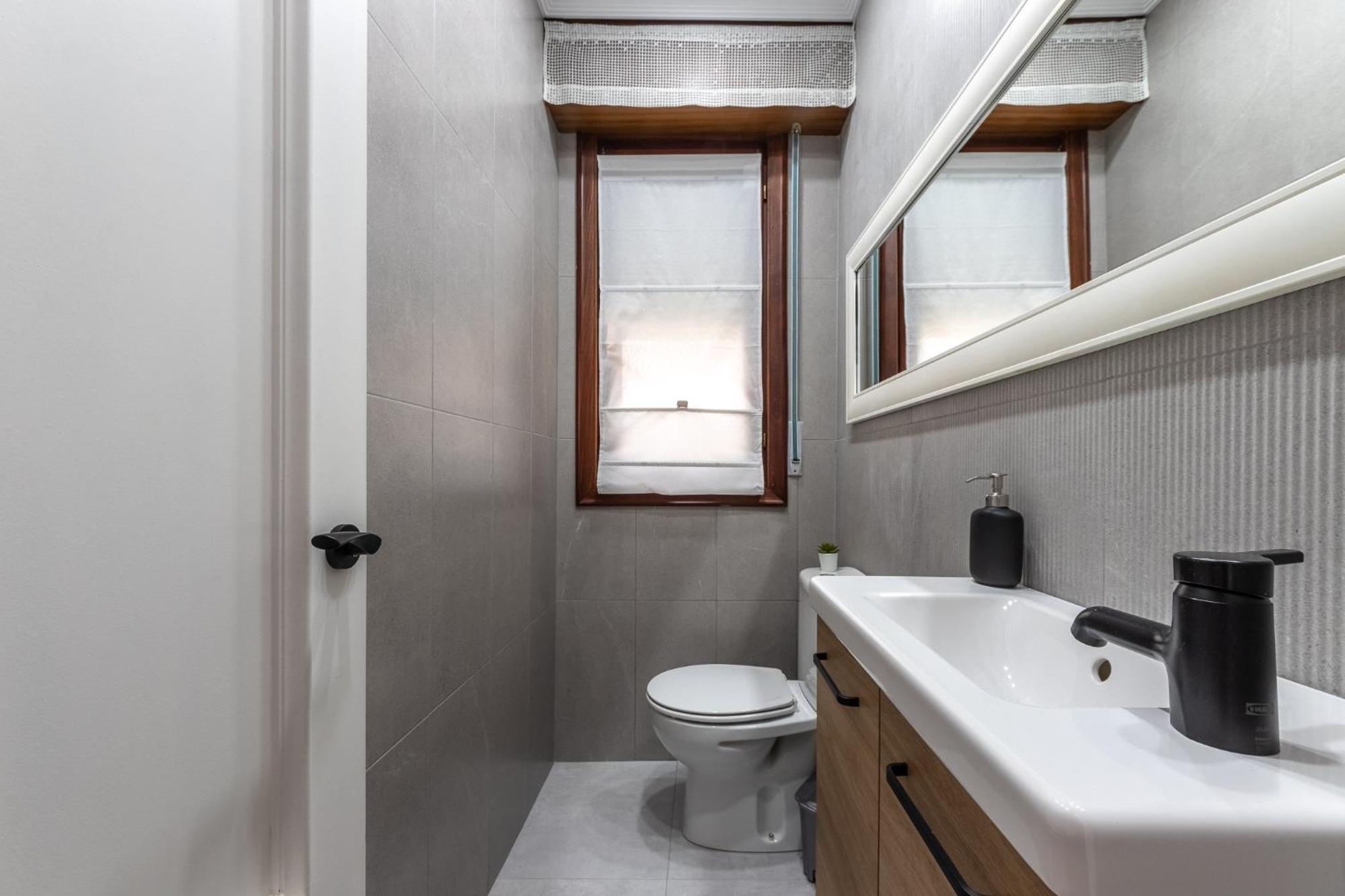 Apartamento Lovely And Calm - Good Location In The Center Of Bilbao