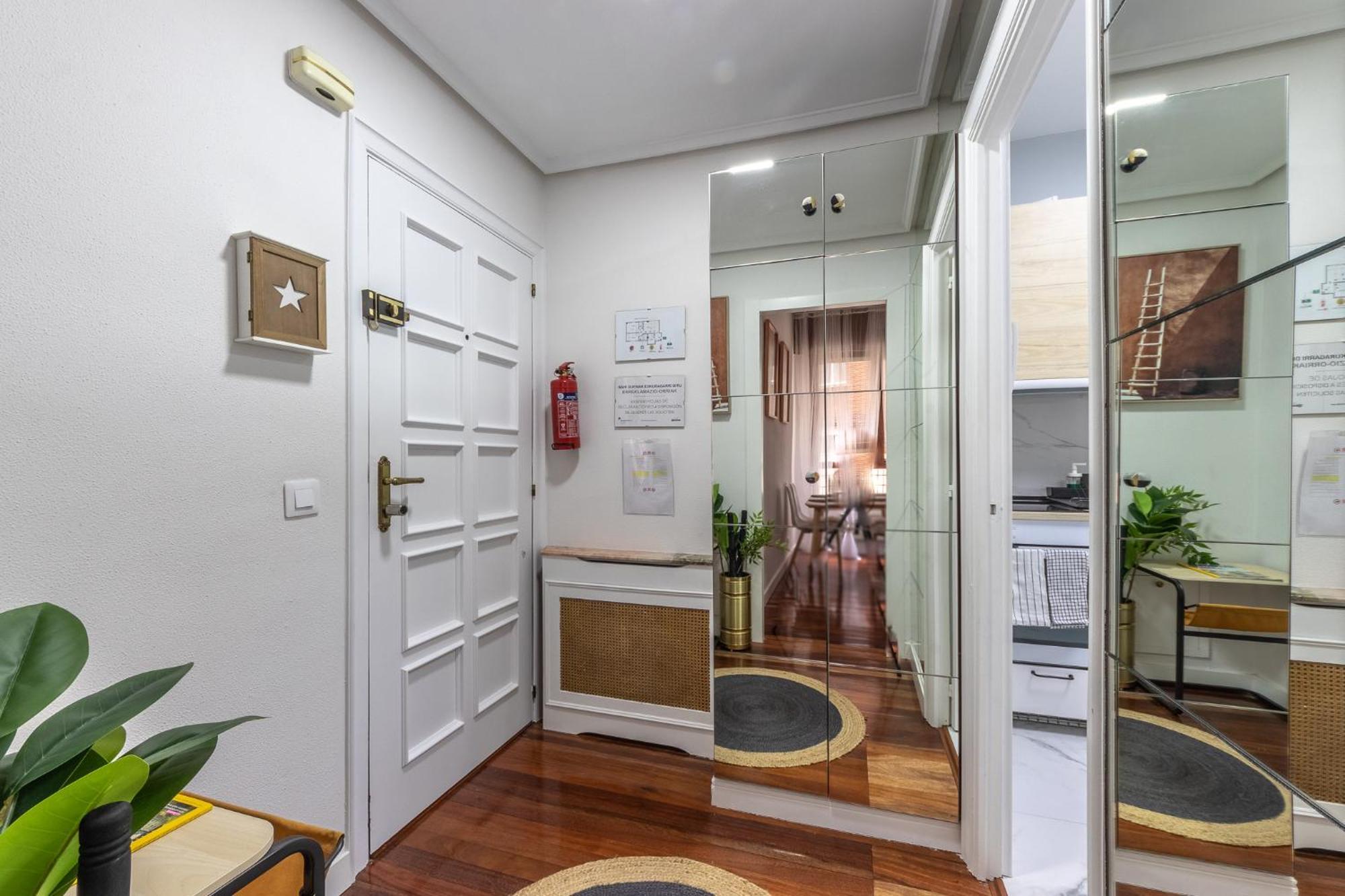 Apartamento Lovely And Calm - Good Location In The Center Of