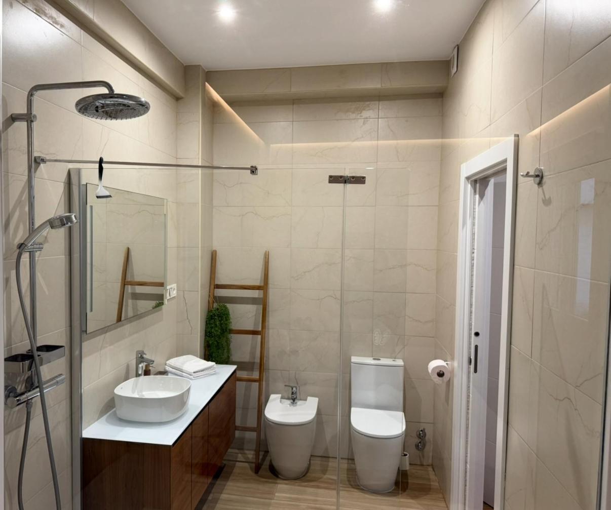 Nuevo Lujoso Centro Wifi ,parking Gratis Apartamento