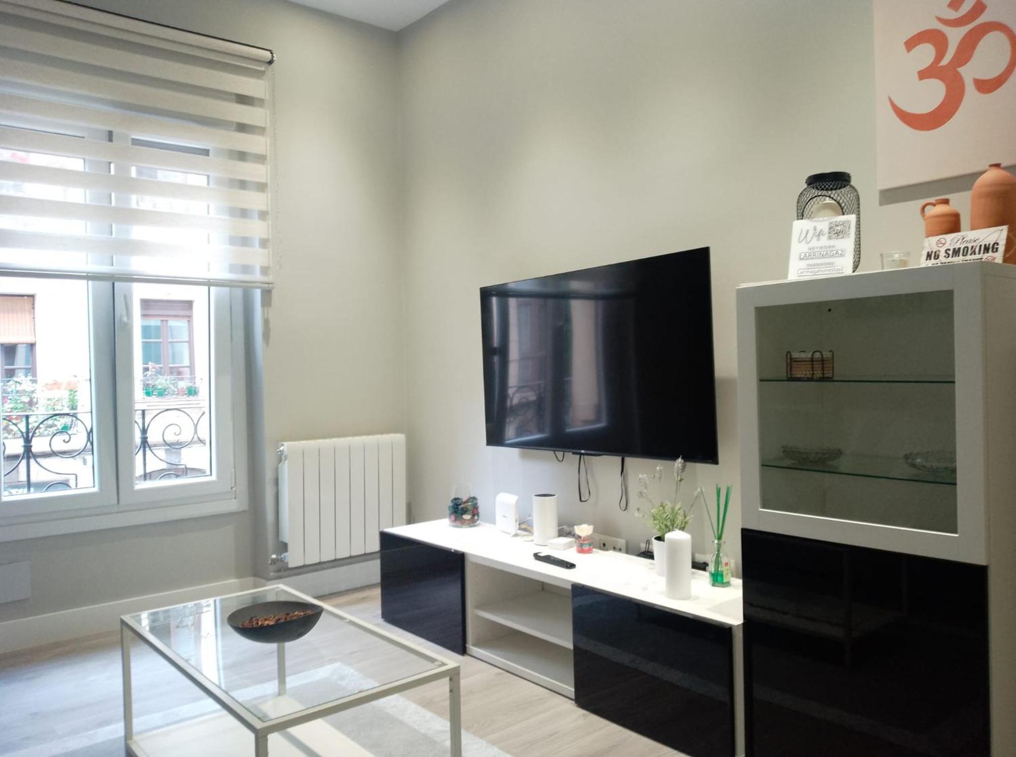 Apartamento Nuevo, Casco Viejo, Mercado De La Ribera