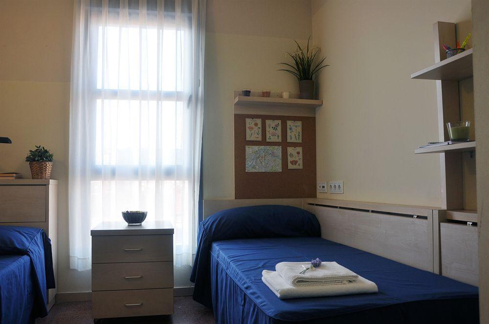 Residencia Universitaria Blas De Otero Apartamento *