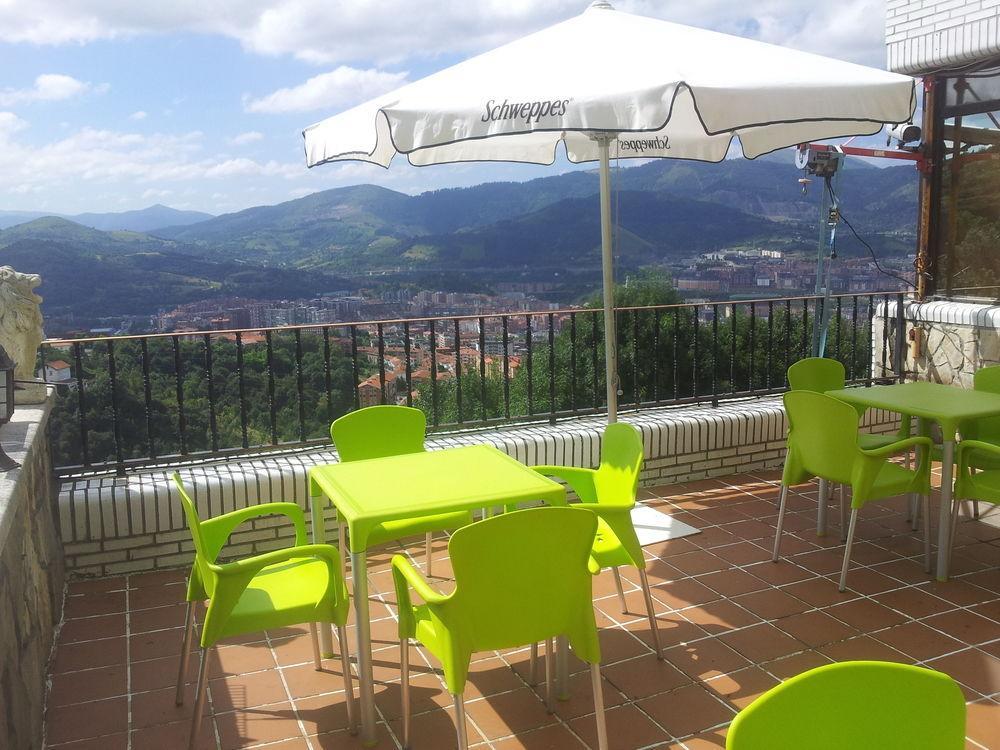 Artxanda Bilbao, Parking Gratuito En El Exterior Junto Al (adults Only) Hotel Bilbao