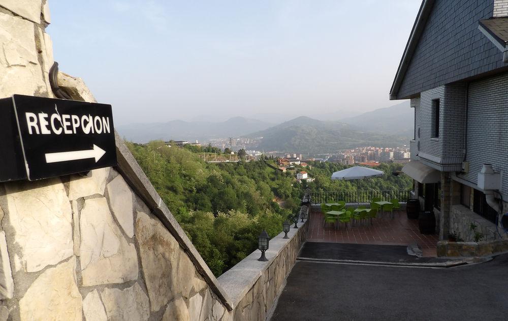 Artxanda Bilbao, Parking Gratuito En El Exterior Junto Al (adults Only) Hotel *