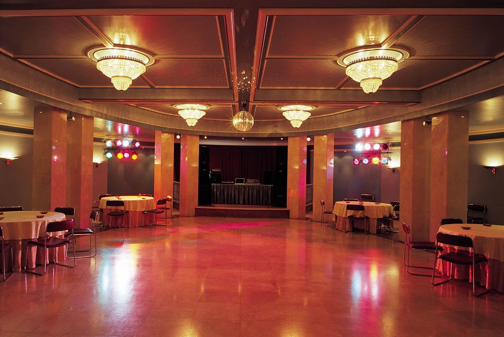Carlton Hotel