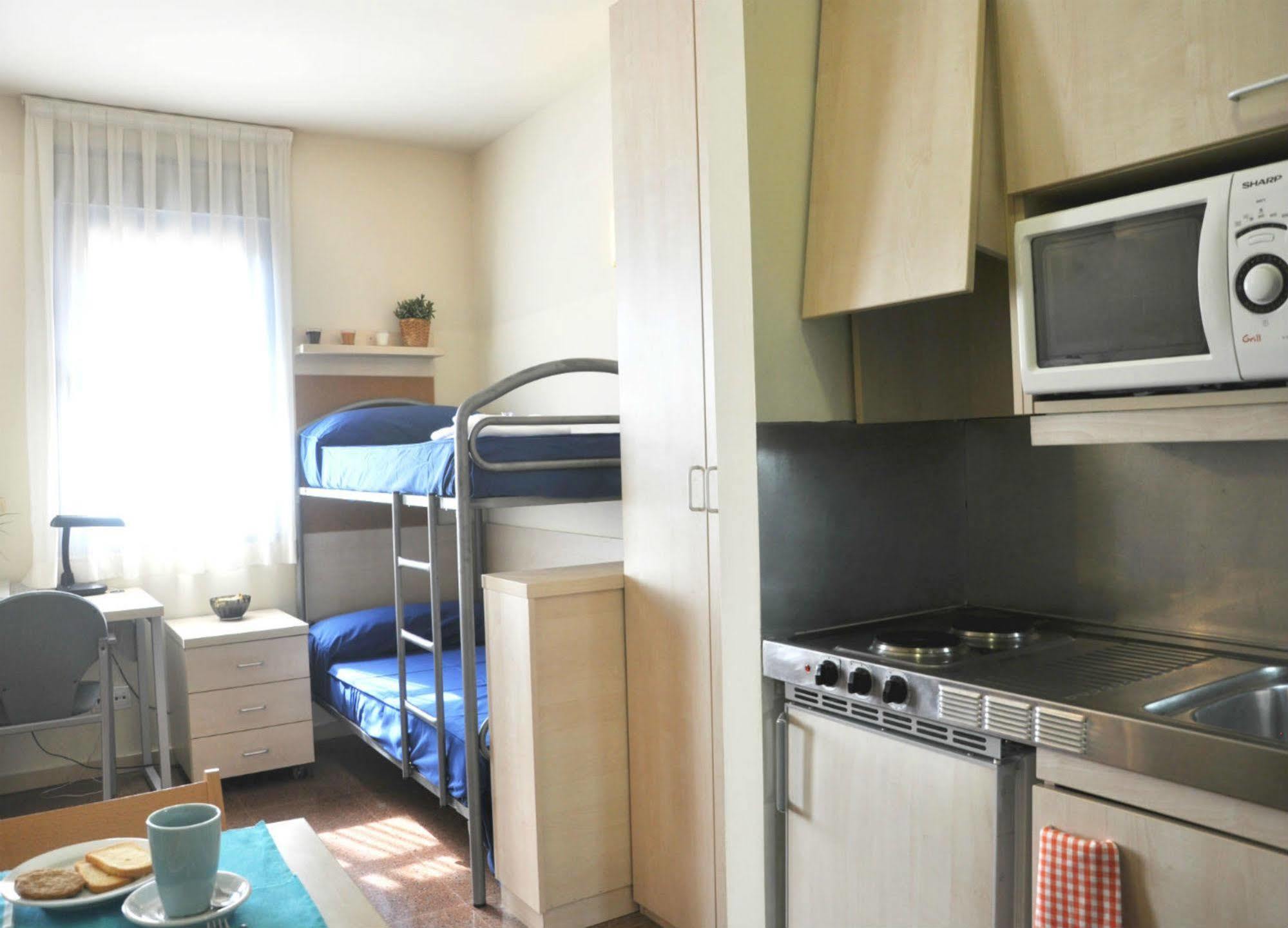 Residencia Universitaria Blas De Otero *